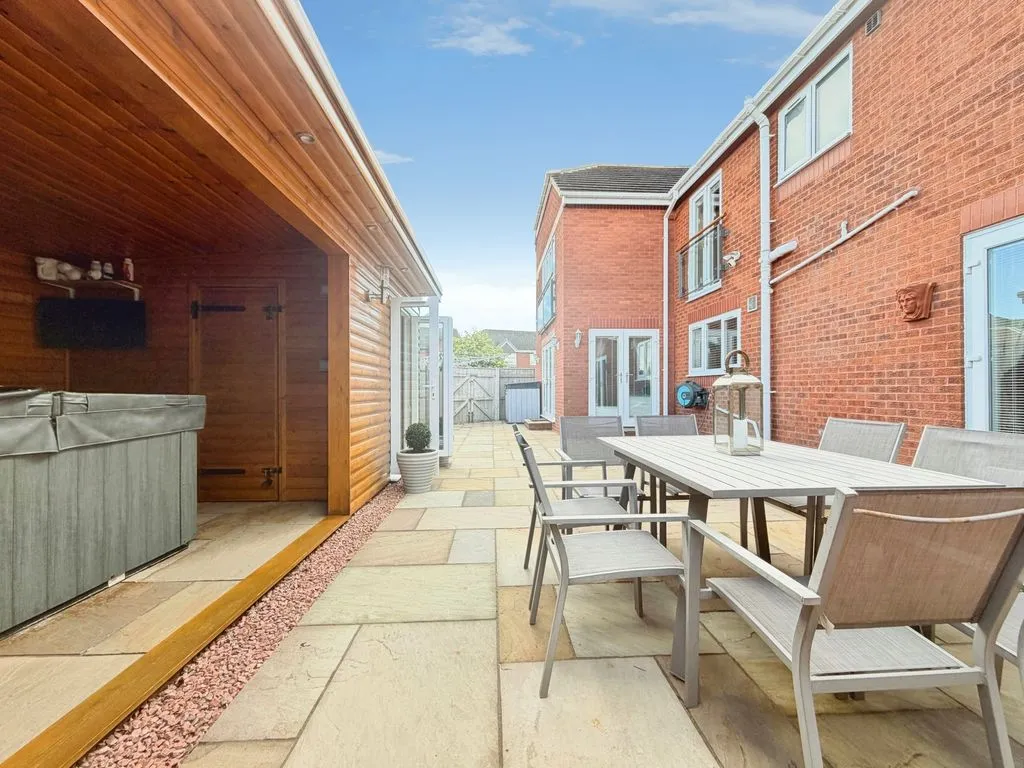 Whitley Bay NE25 9YG, NE25, photo 32