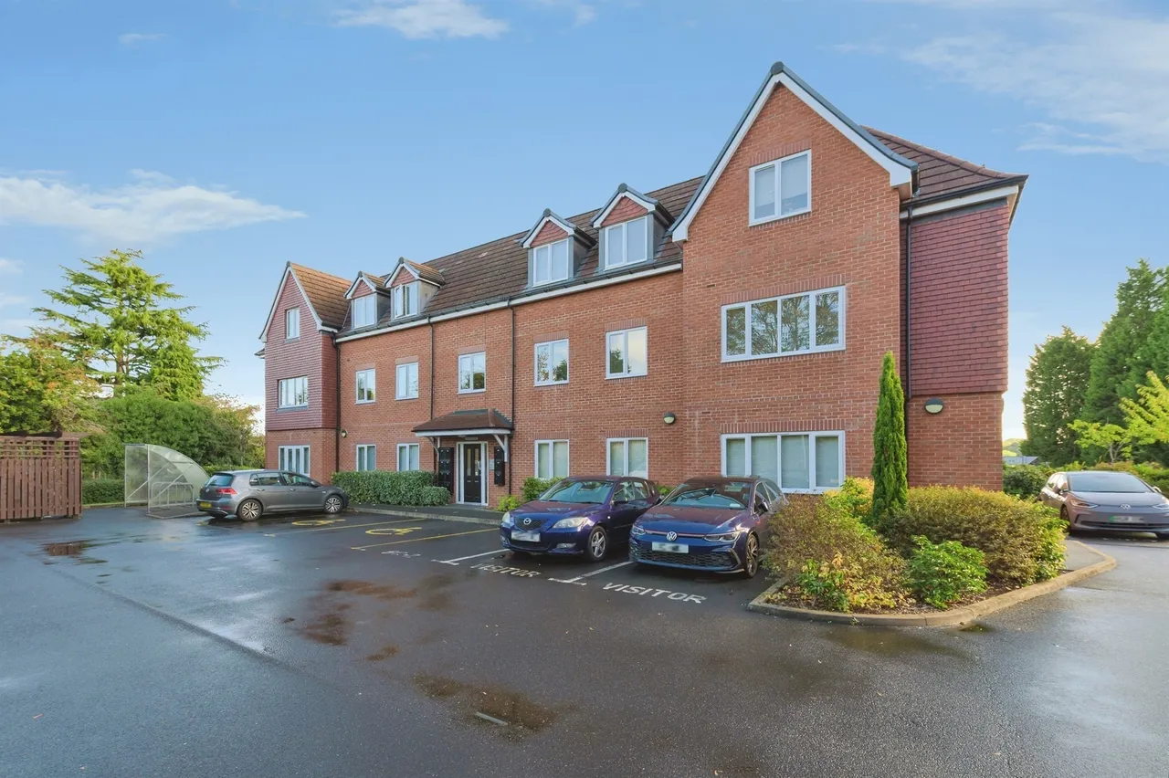 2 bed flat for sale, Shooters Hill, Sutton Coldfield, B72