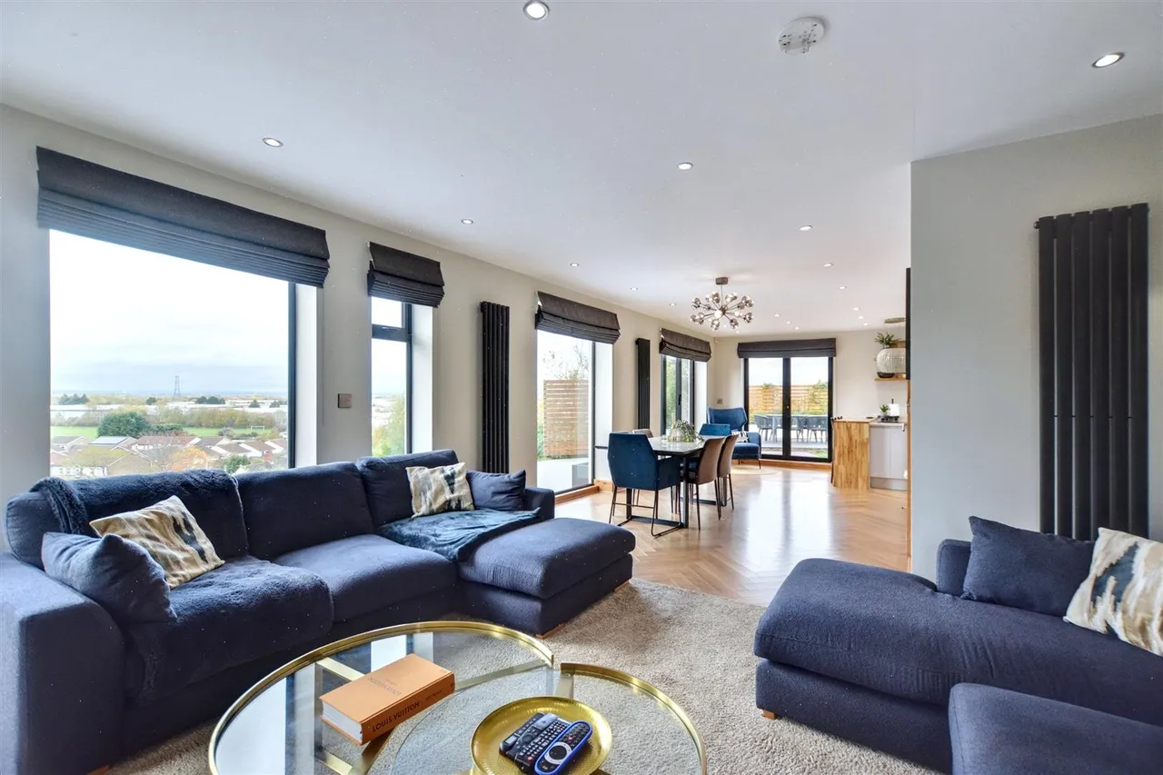 Hillside, Castle Donington, DE74, photo 9