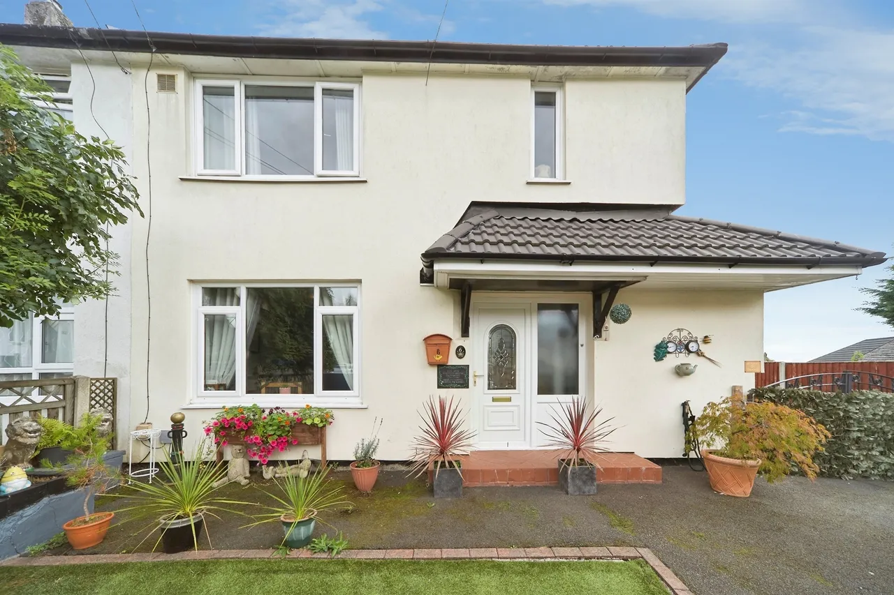 2 bed house for sale — Luttrell Gardens, Leeds