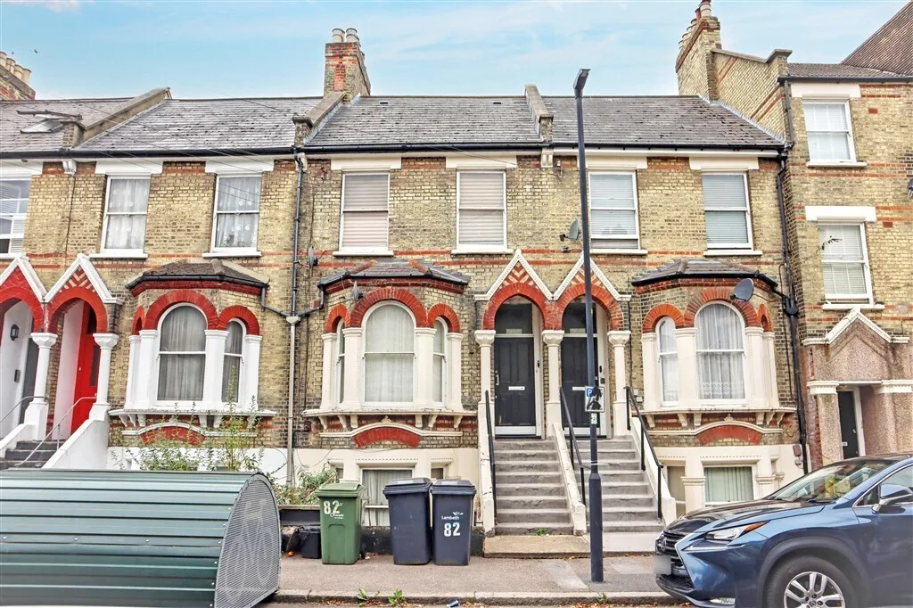 1 bed flat for sale — Elm Park, London