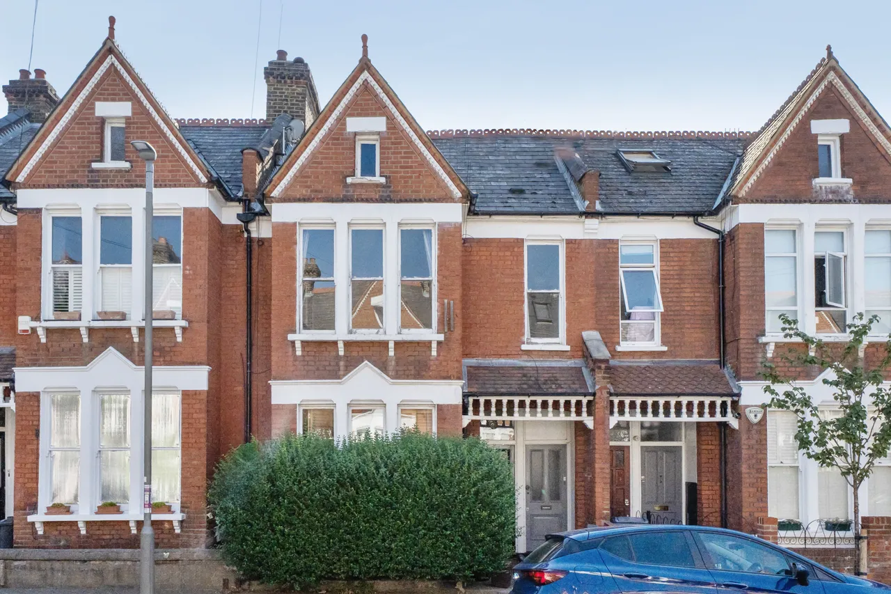 2 bed flat for sale — 6a Beira Street, London