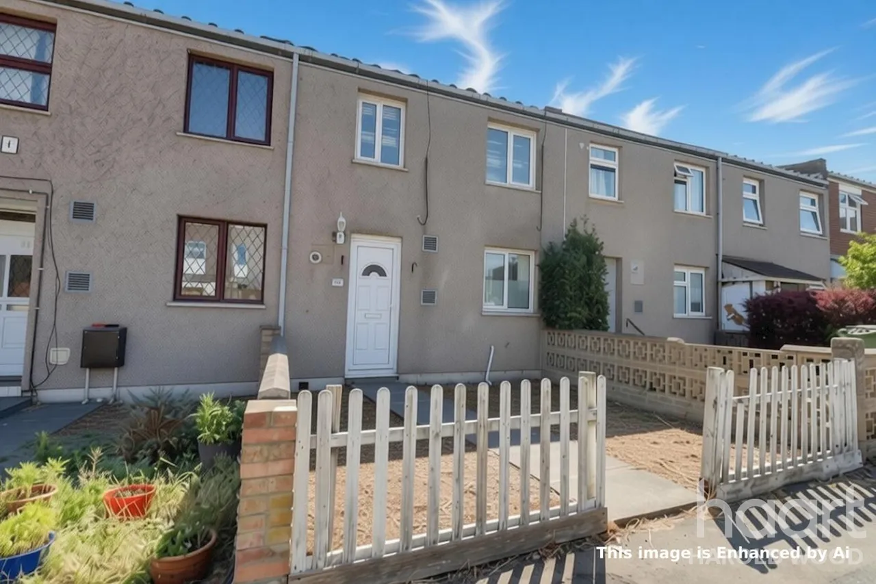 Bellflower Path, Harold Hill, RM3, photo 12