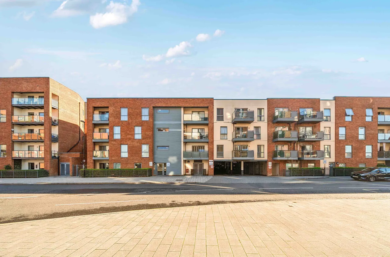 2 bed flat for sale, John Thornycroft Road, Woolston, SO19