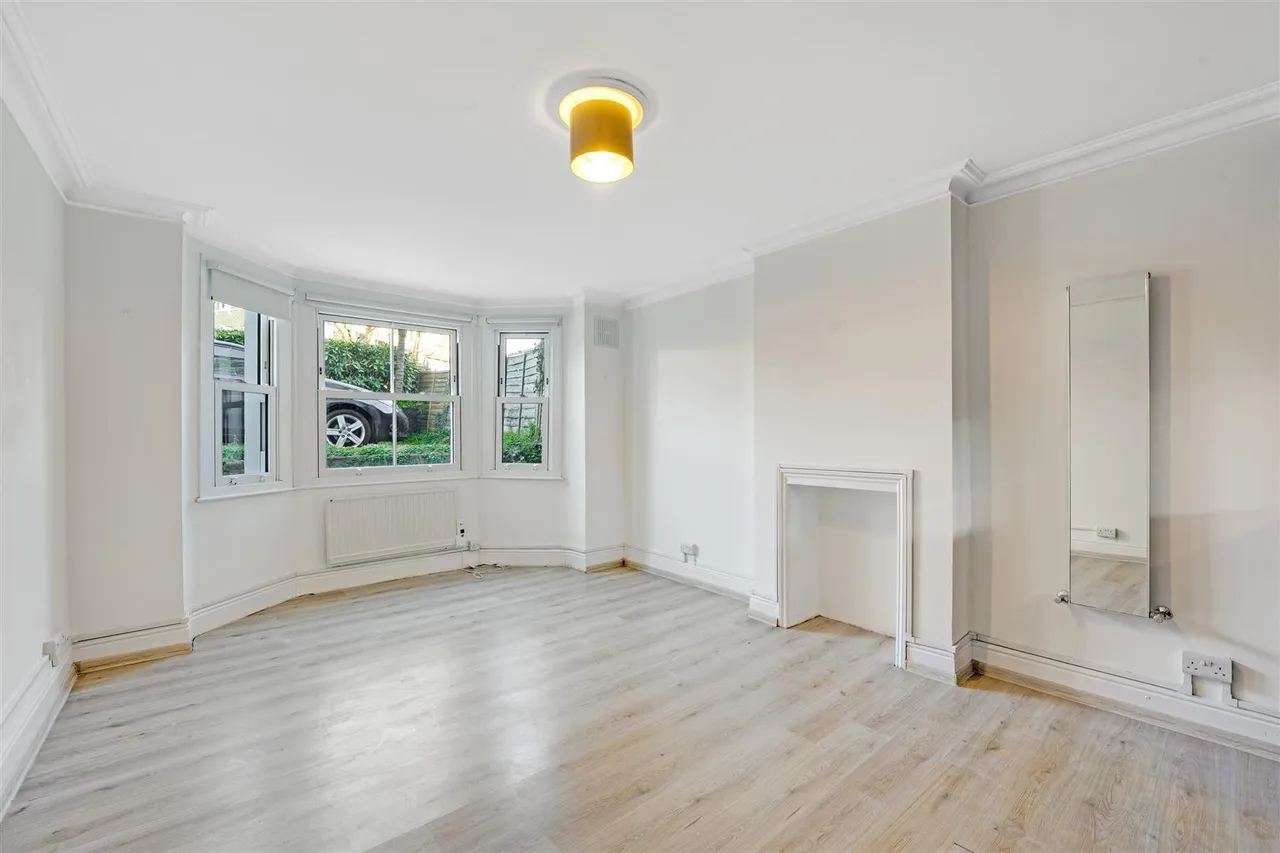 Uxbridge Road, Hampton Hill, TW12, photo 5