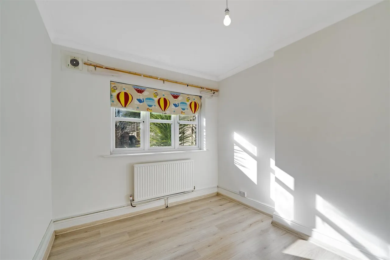 Uxbridge Road, Hampton Hill, TW12, photo 9