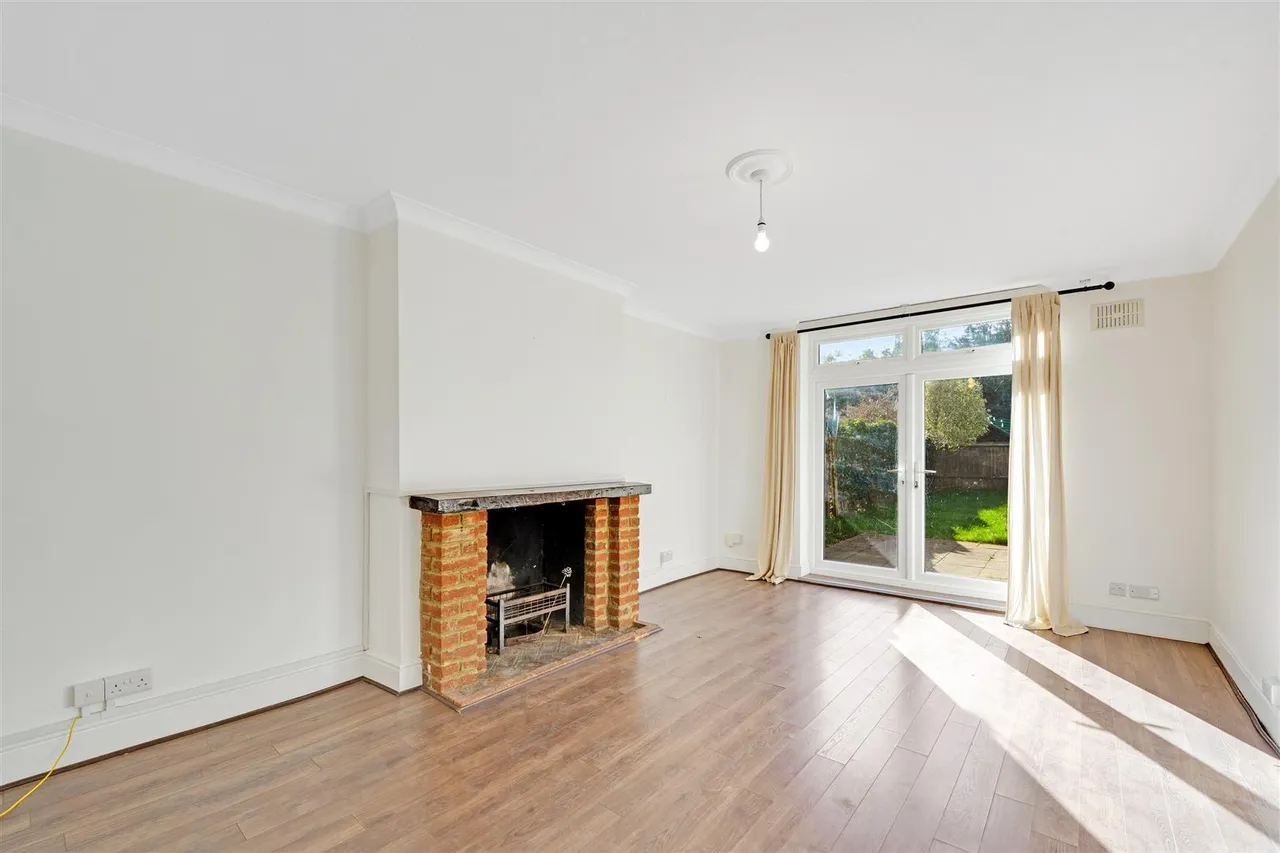 Uxbridge Road, Hampton Hill, TW12, photo 2