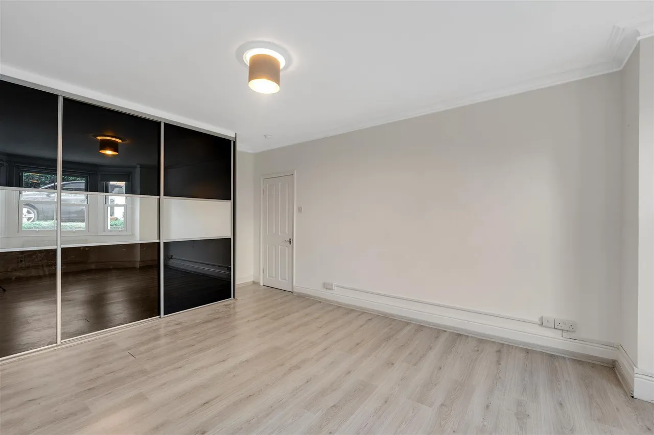 Uxbridge Road, Hampton Hill, TW12, photo 8