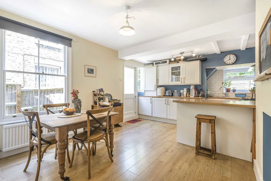Burnbury Road, SW12, photo 2