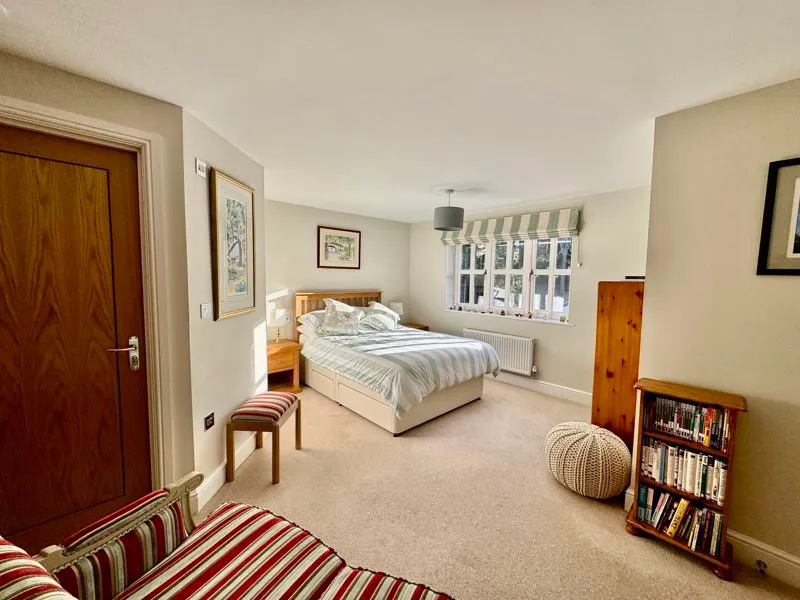 Grange Drive, Wooburn Green HP10 0QD, photo 11
