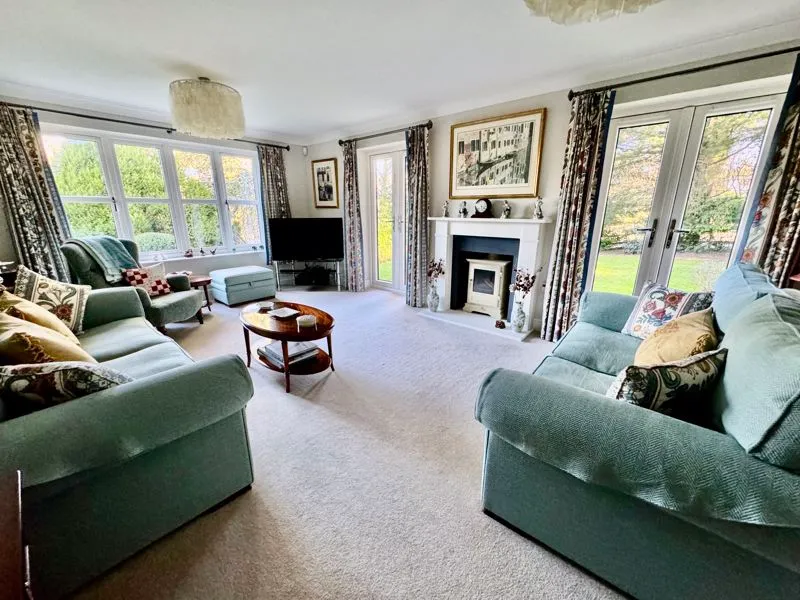 Grange Drive, Wooburn Green HP10 0QD, photo 5