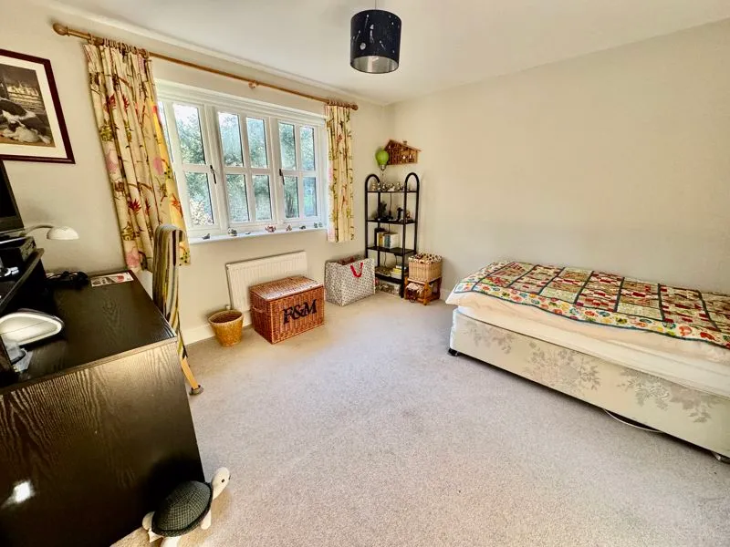 Grange Drive, Wooburn Green HP10 0QD, photo 12