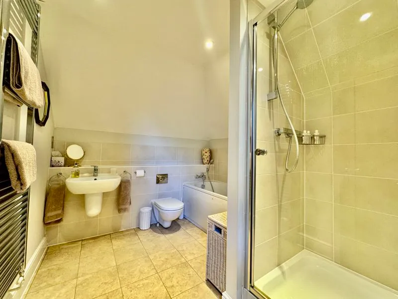 Grange Drive, Wooburn Green HP10 0QD, photo 10