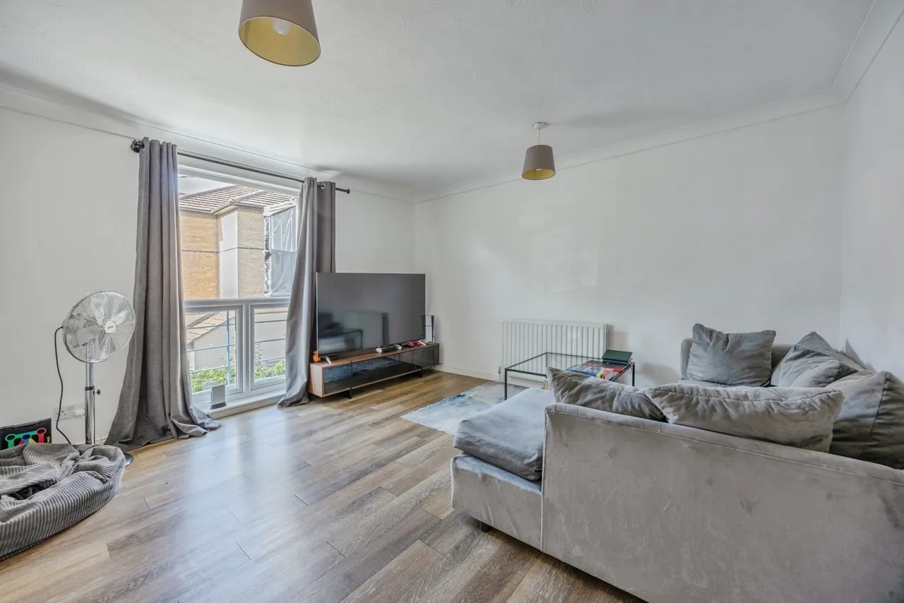 Brighton Road, Purley, CR8, photo 3