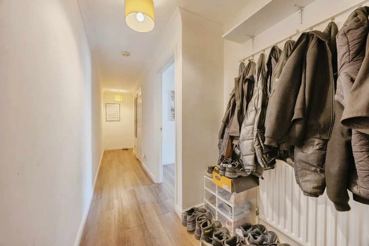 Brighton Road, Purley, CR8, photo 9