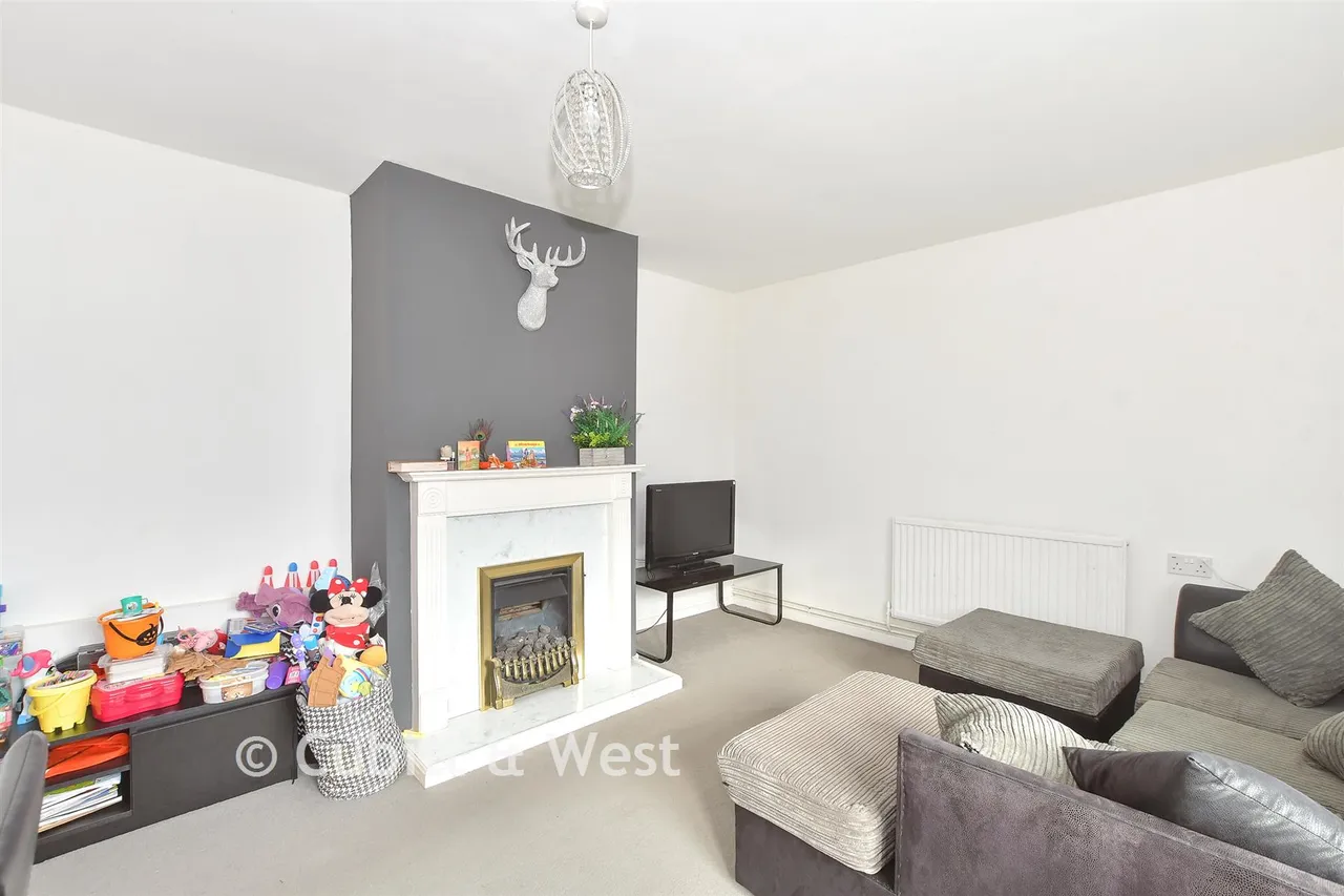 Boswell Road, Tilgate, RH10, photo 3