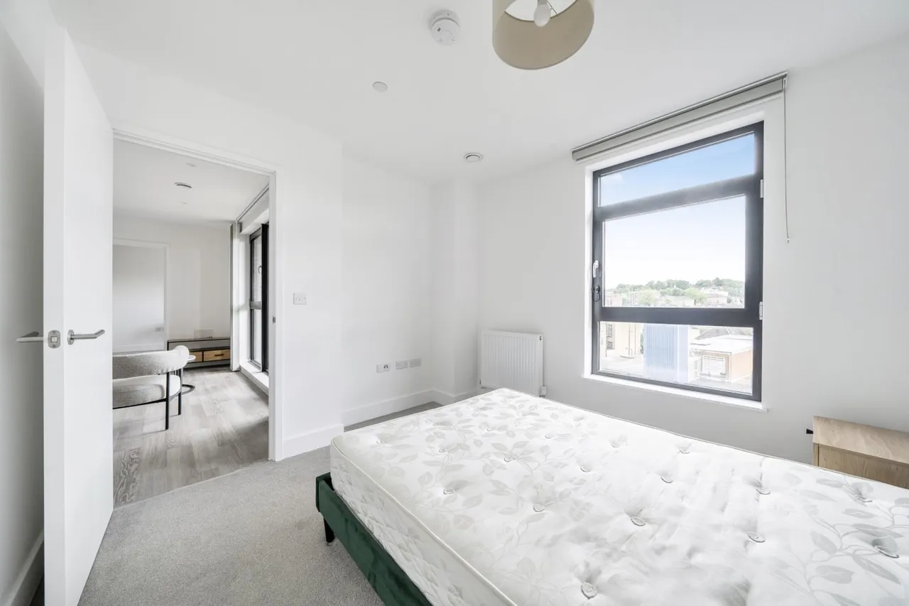 2 bed flat to rent — Medway Street, Chatham, ME4