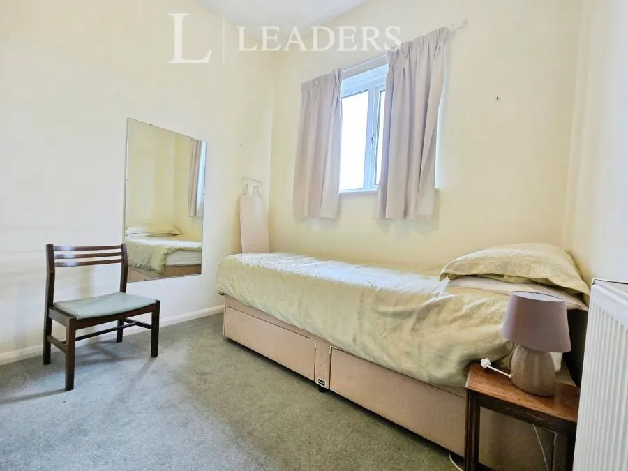 St. Thomas's Street, Portsmouth, PO1, photo 7