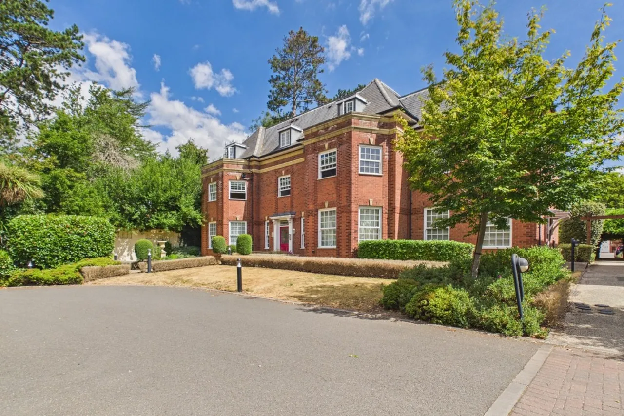 2 bed flat to rent, John Cullis Gardens, Leamington Spa, CV32