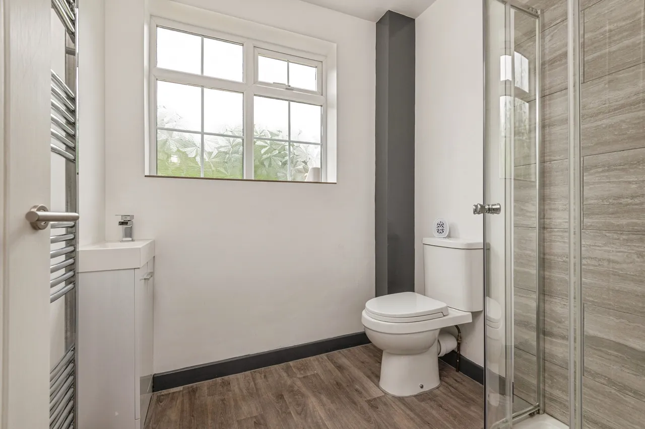 Woodhall Park Grove, Pudsey, LS28, photo 8