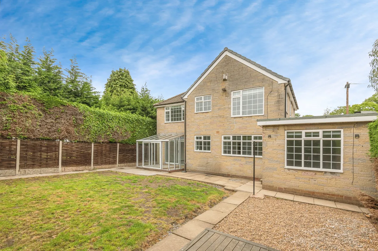 Woodhall Park Grove, Pudsey, LS28, photo 14