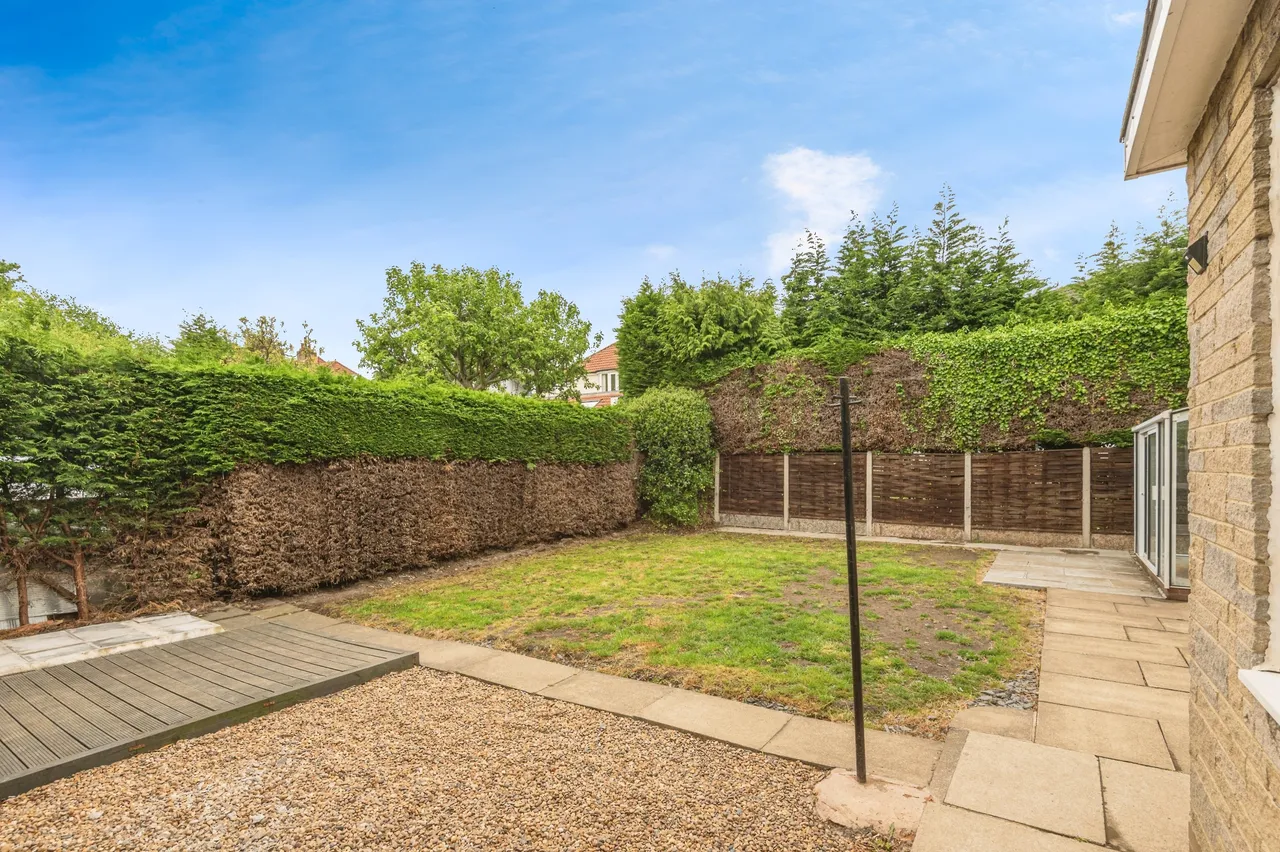 Woodhall Park Grove, Pudsey, LS28, photo 4