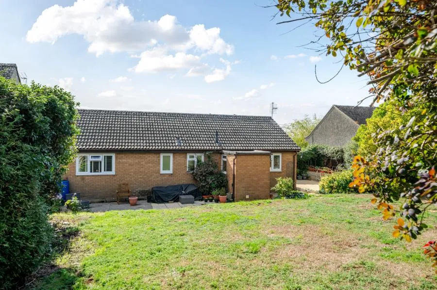 Shilton Road, Carterton, OX18, photo 18
