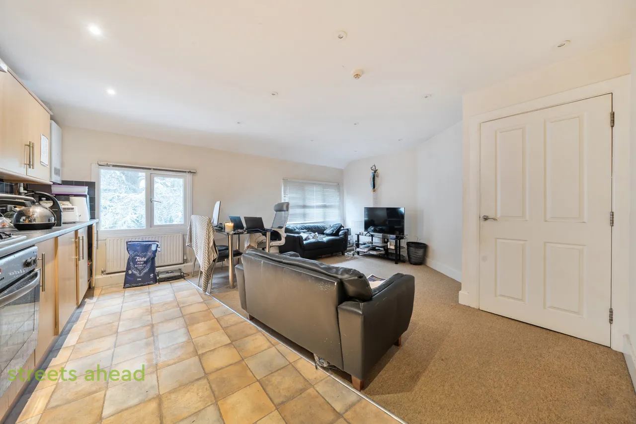 Foxley Lane, Purley, CR8, photo 3