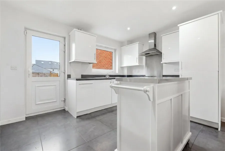 with 3 bedrooms in Harlow, CM20, photo 4