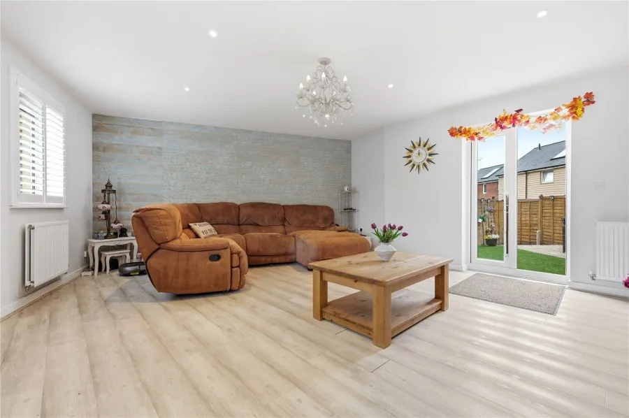 with 3 bedrooms in Harlow, CM20, photo 2