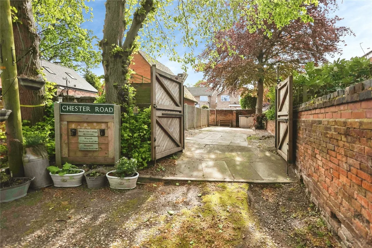 Chester Road, Castle Bromwich, B36, photo 25
