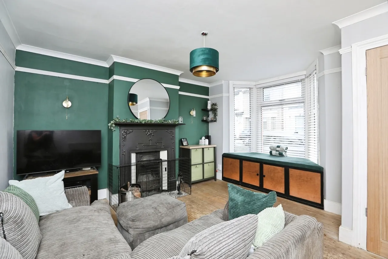2 bed house for sale — Hythe Road, Sittingbourne, Kent, ME10