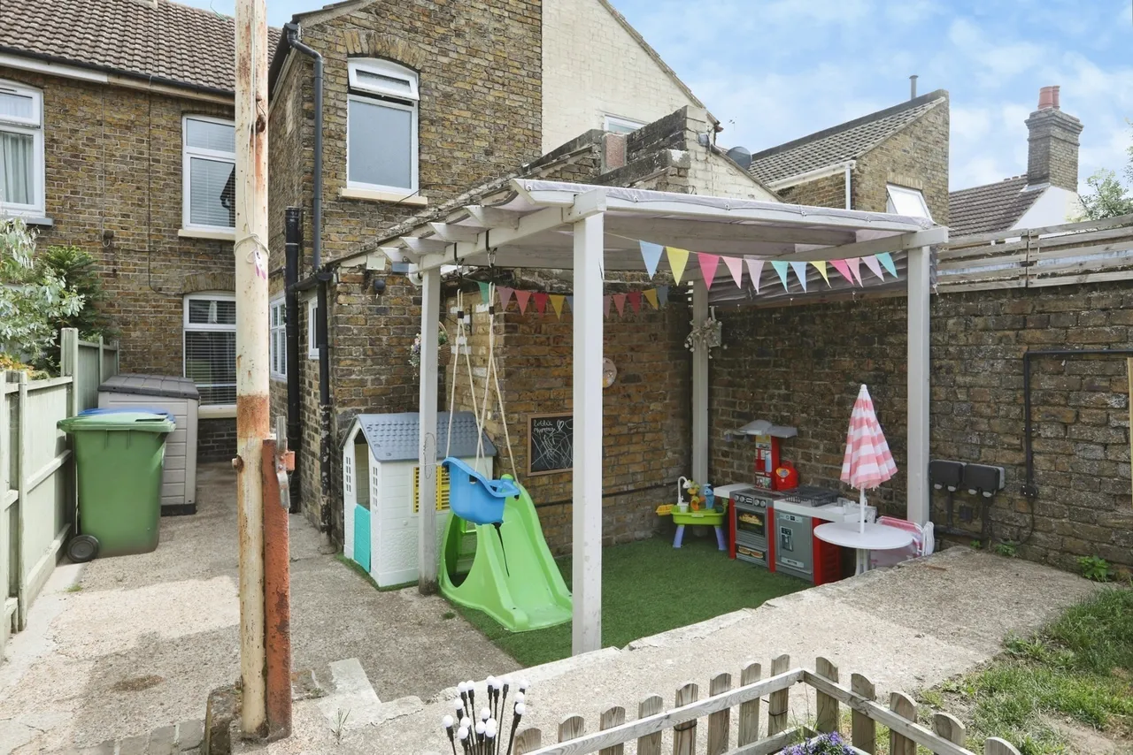 Hythe Road, Sittingbourne, Kent, ME10, photo 11