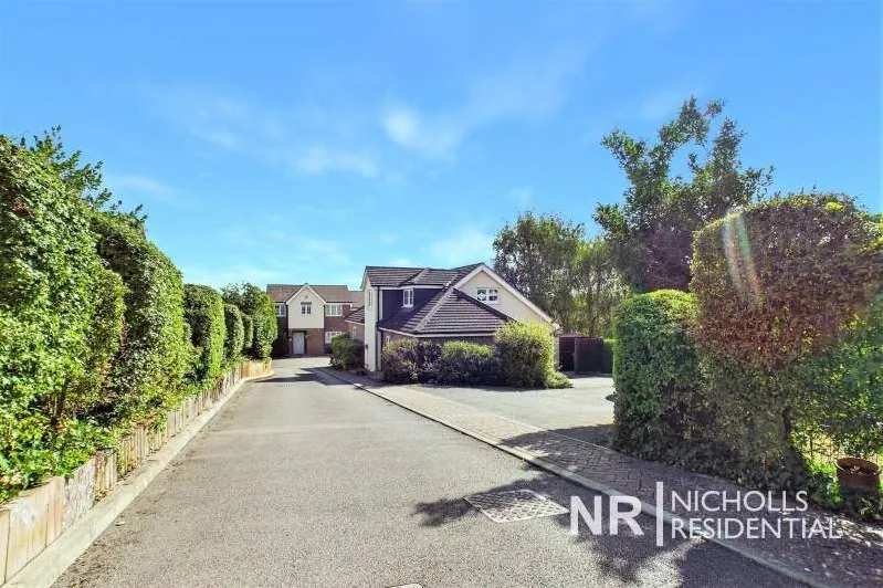 Green Lane, Chessington, KT9, photo 23