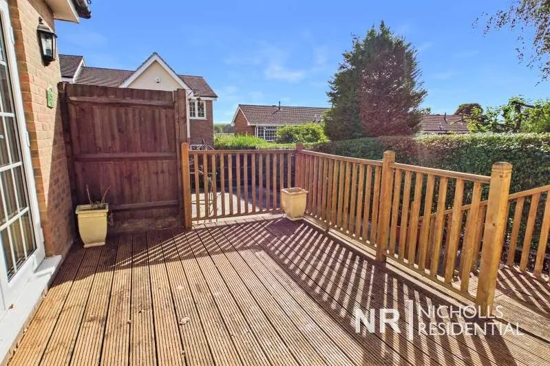 Green Lane, Chessington, KT9, photo 20