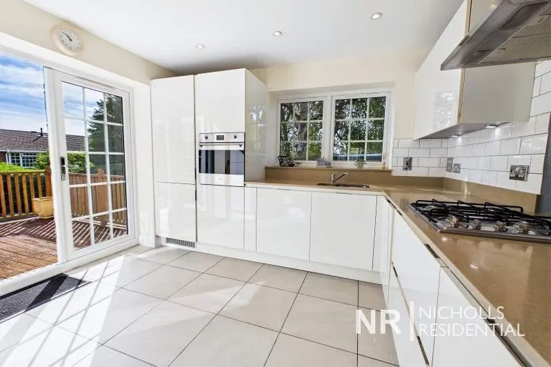 Green Lane, Chessington, KT9, photo 2