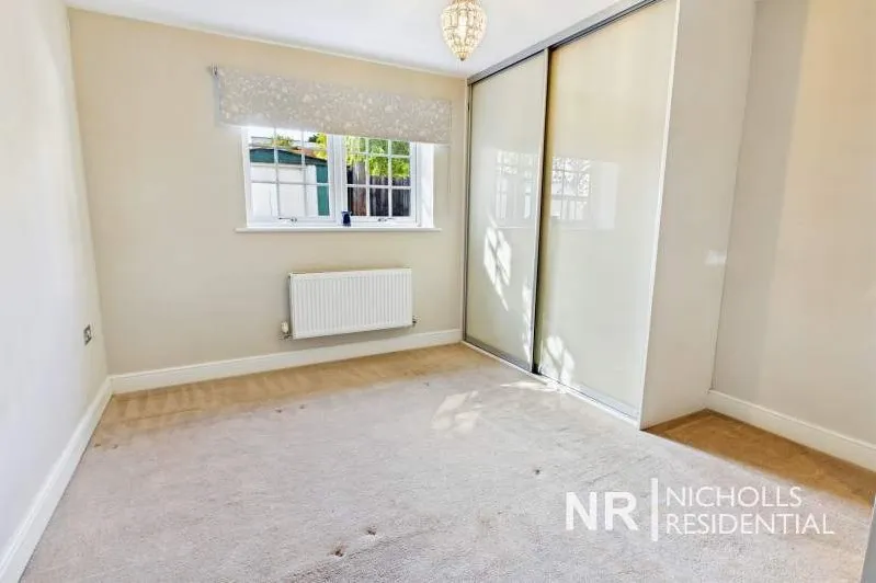 Green Lane, Chessington, KT9, photo 9