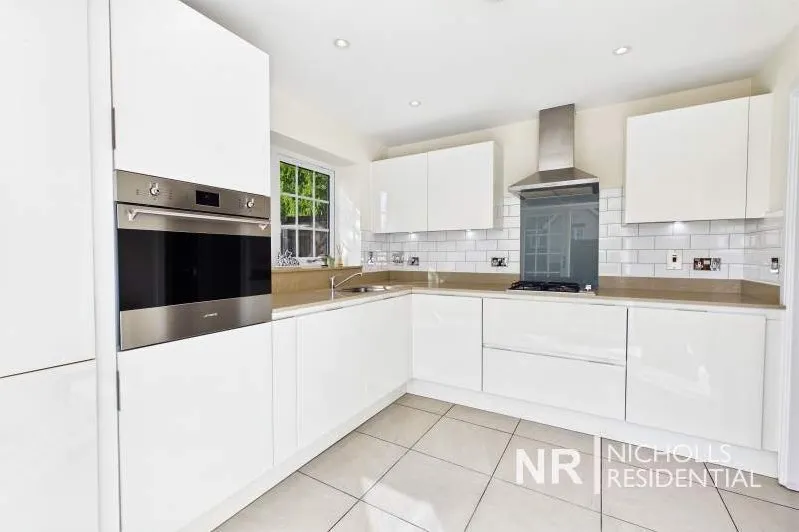 Green Lane, Chessington, KT9, photo 4
