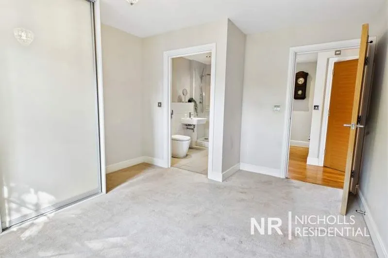 Green Lane, Chessington, KT9, photo 10