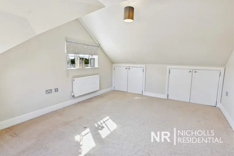 Green Lane, Chessington, KT9, photo 18