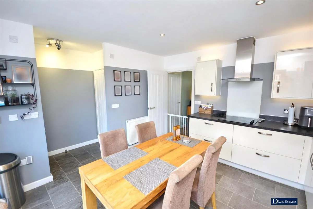 Bruton Link, Dunton Fields, Laindon, Basildon, photo 8