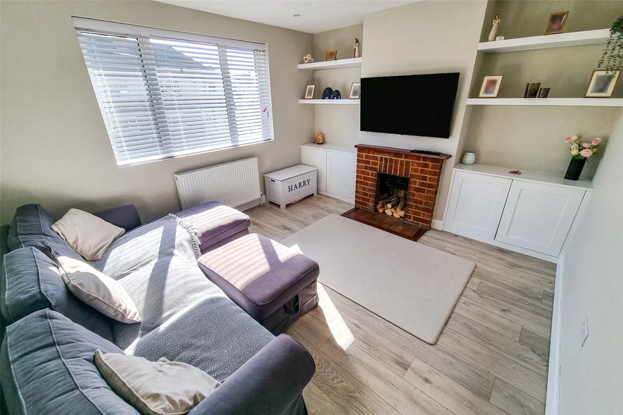 May Crescent, Ash, Guildford, Surrey, GU12 6PS, photo 3
