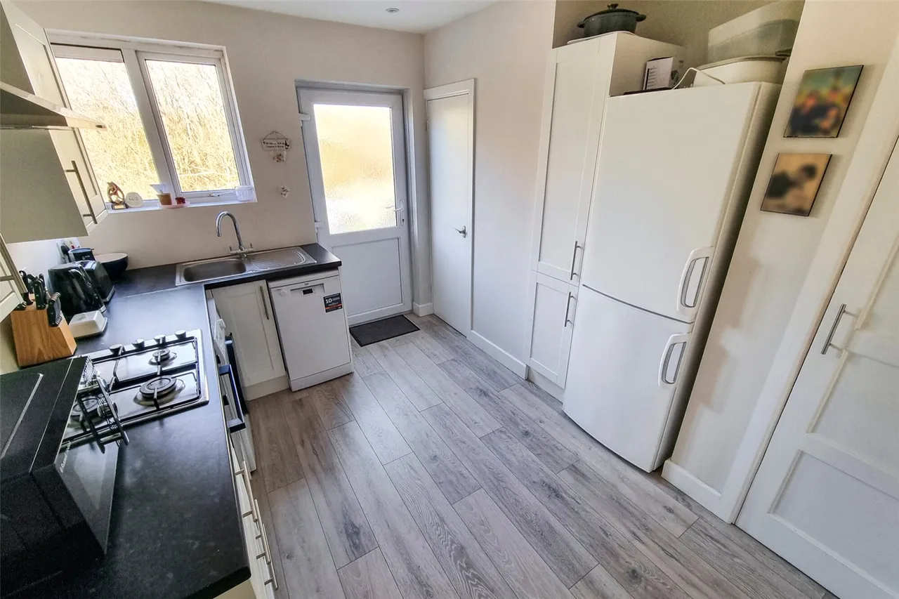 May Crescent, Ash, Guildford, Surrey, GU12 6PS, photo 4