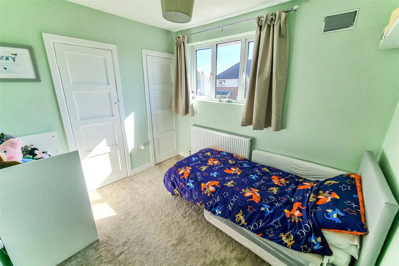 May Crescent, Ash, Guildford, Surrey, GU12 6PS, photo 7