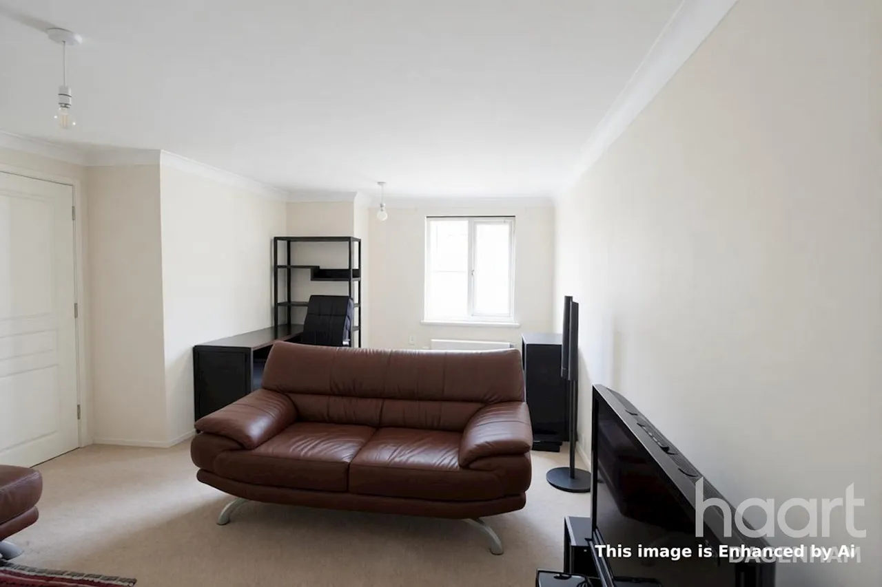 Tallow Close, RM9, photo 5