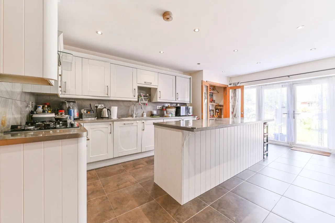 55 Brinkley Road, Worcester Park, photo 7