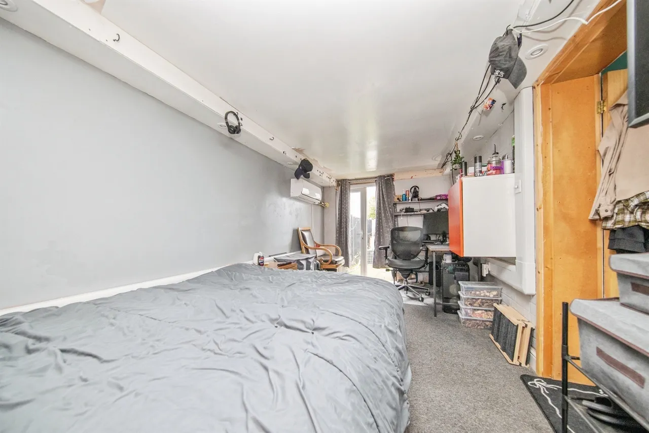 Jaywick Lane, CLACTON-ON-SEA, photo 12