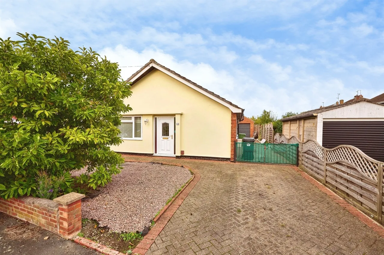 3 bed house for sale, Canterbury Road, Peterborough, PE4