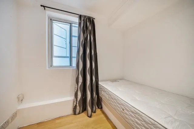 Hyde Park Place, London, W2, photo 18