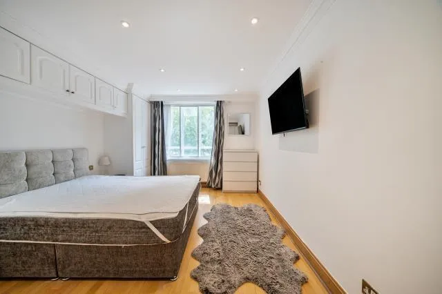 Hyde Park Place, London, W2, photo 13